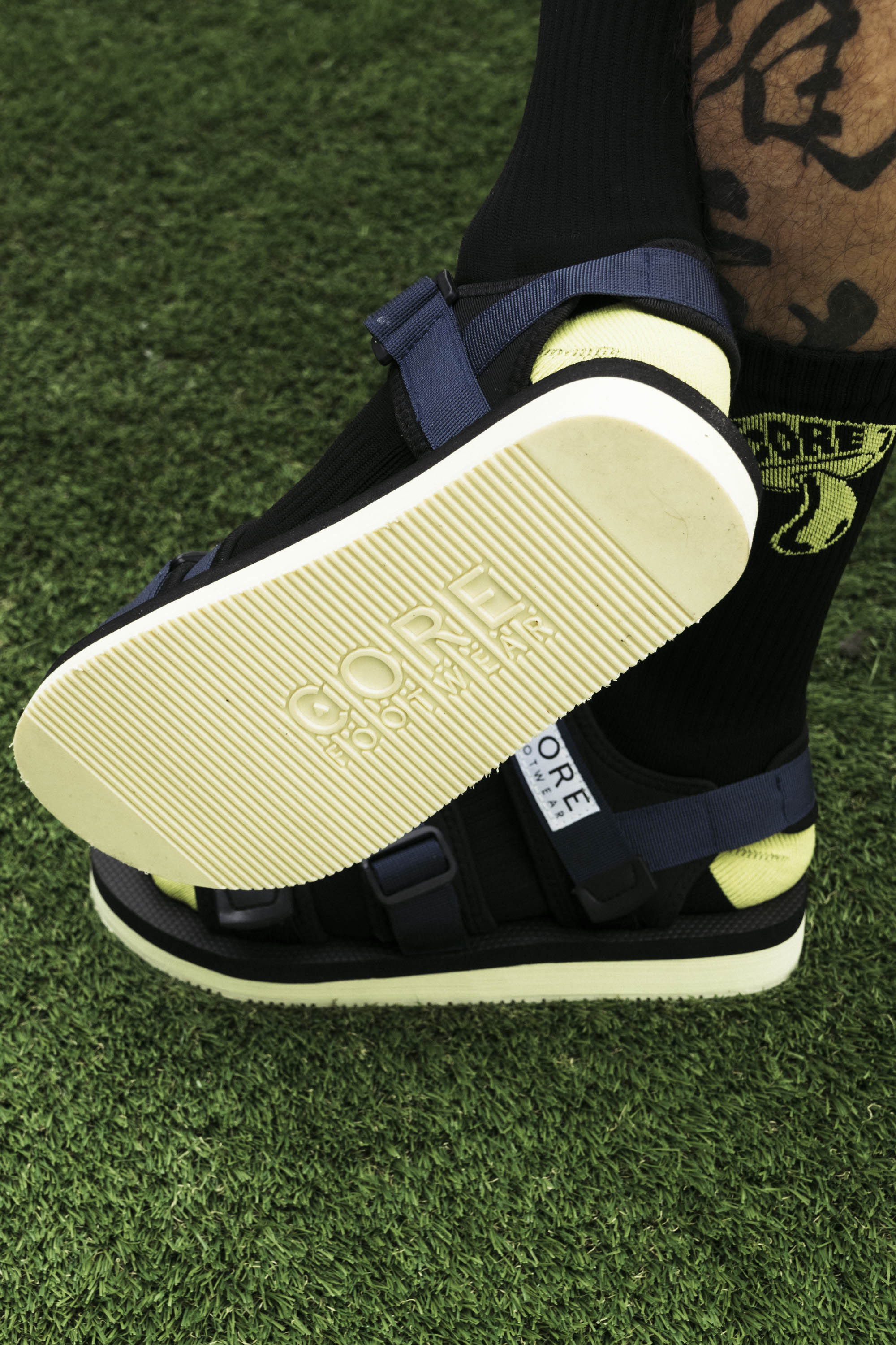 Sandalia Temper Marino/Negro