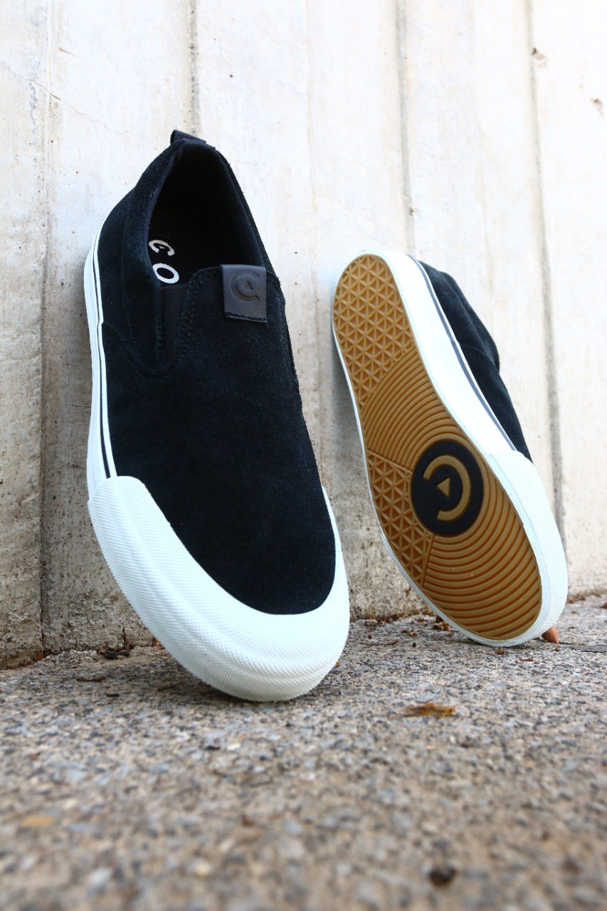 Nosegrind Black White