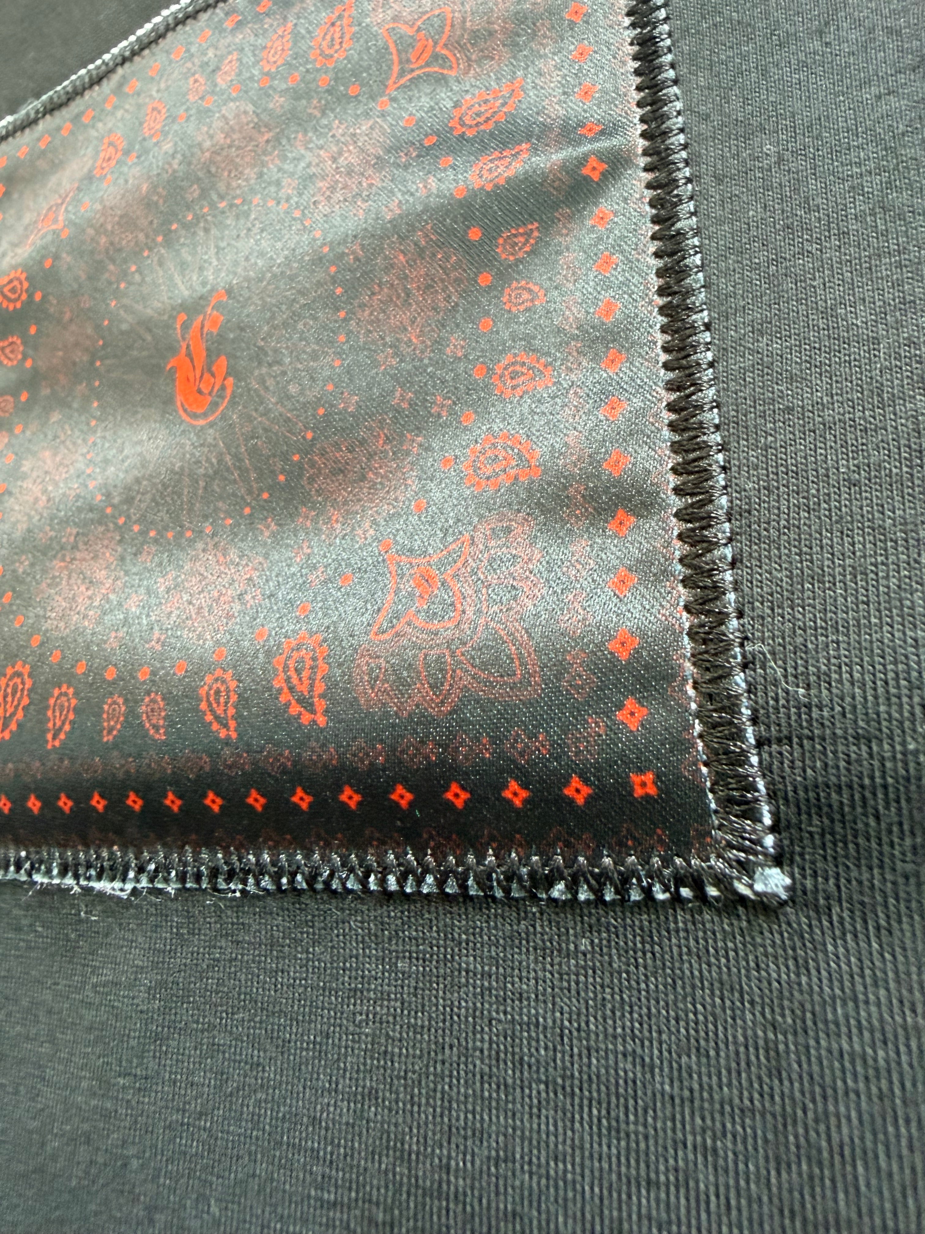 Playera HARDCORE Paisley Black