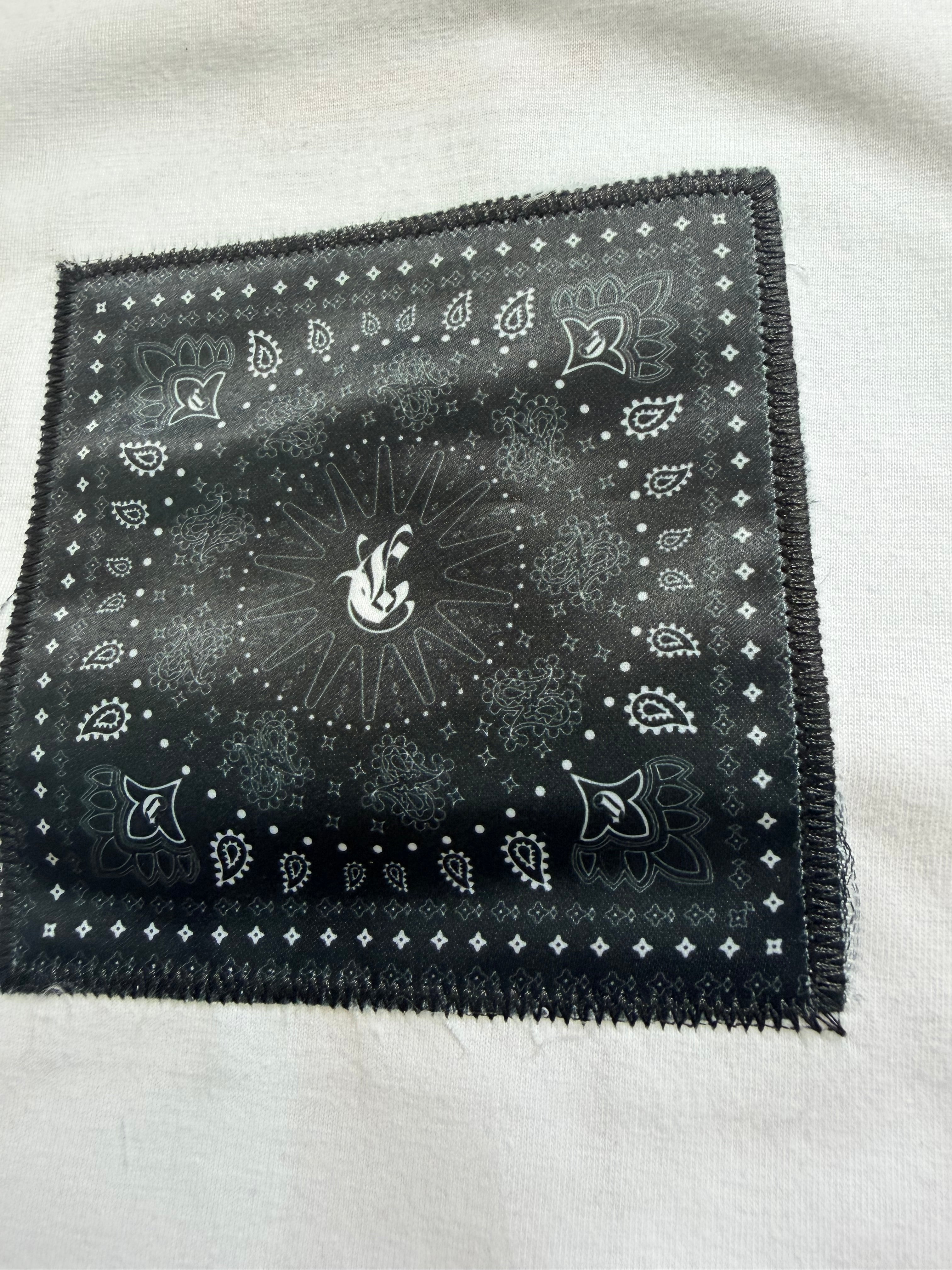Playera HARDCORE Paisley White