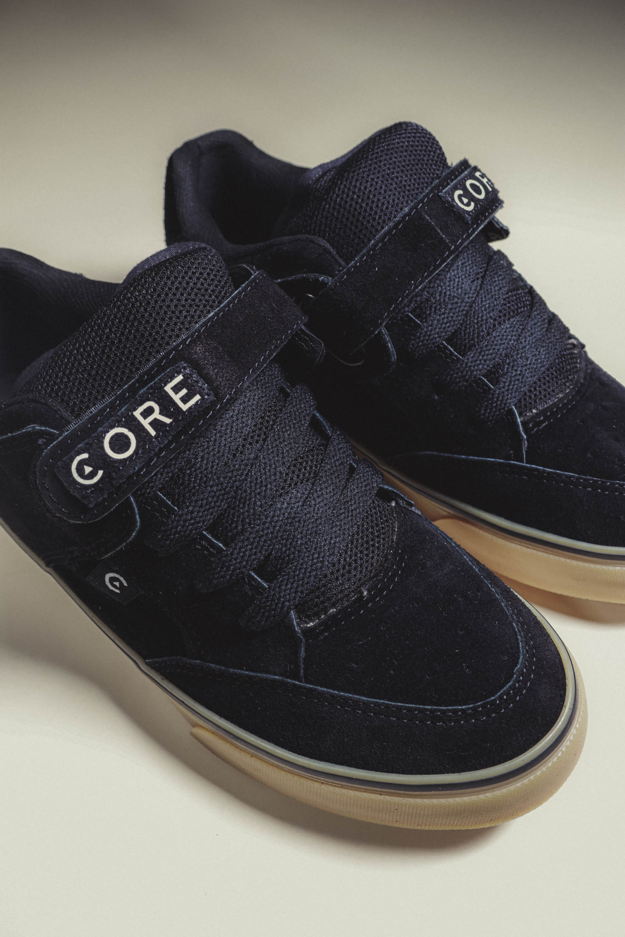 Pressure Black/Gum