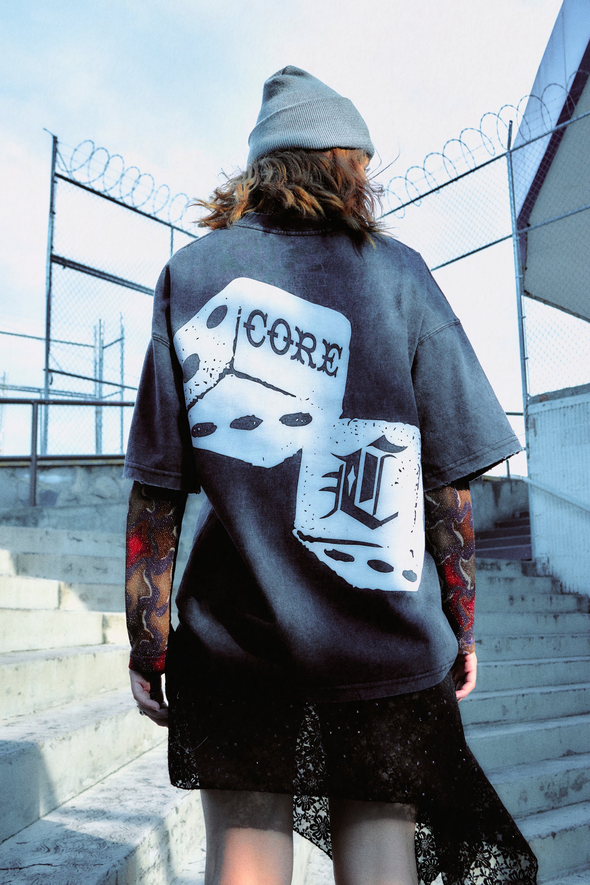Playera HARDCORE Dices Black Deslavado