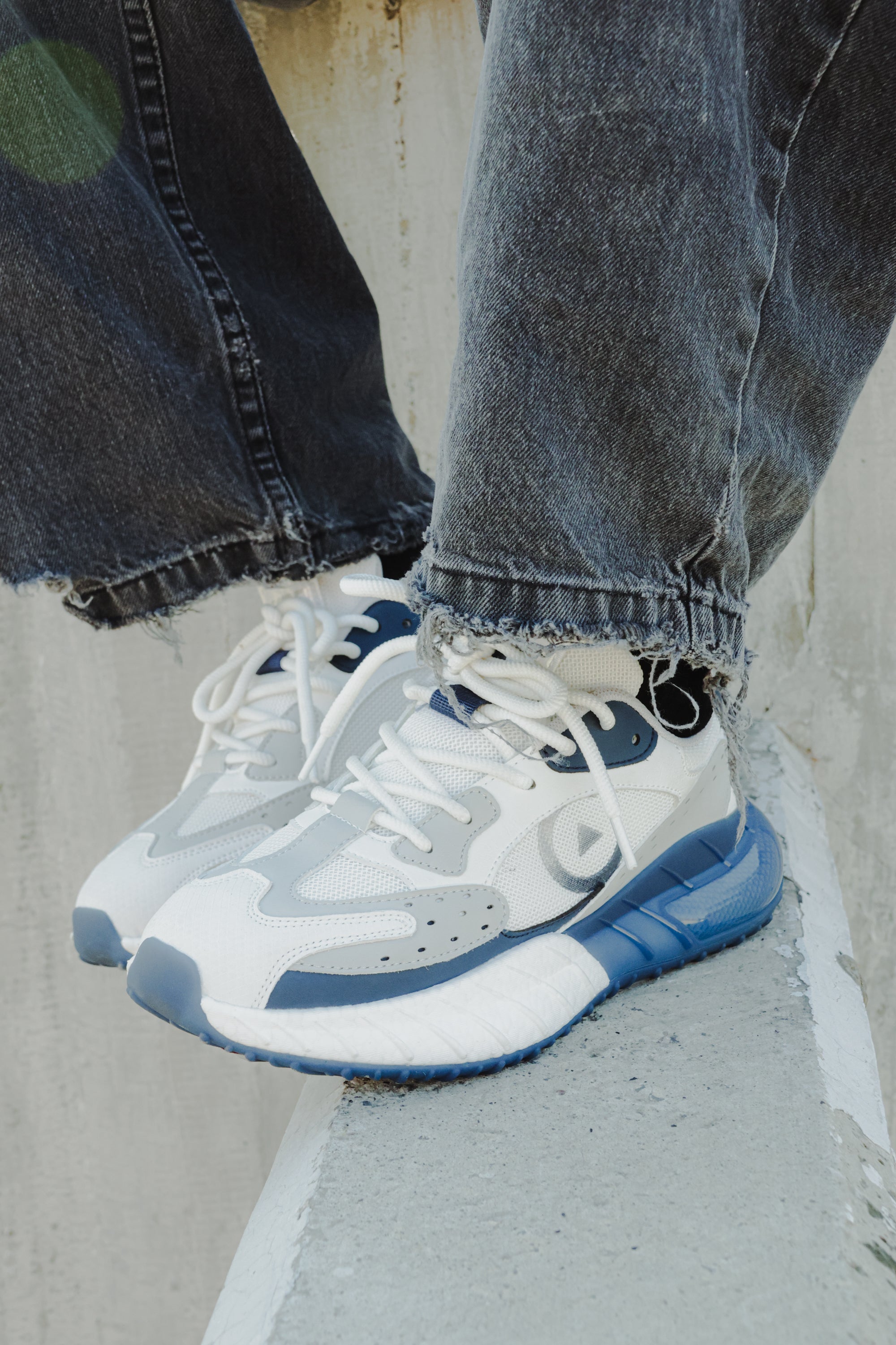 Fast White Blue