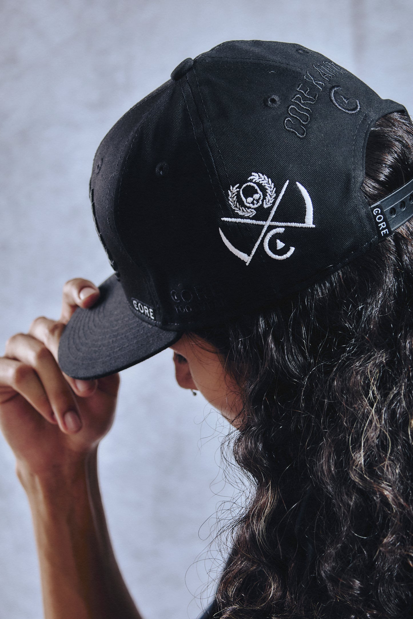 Gorra Core x Anti