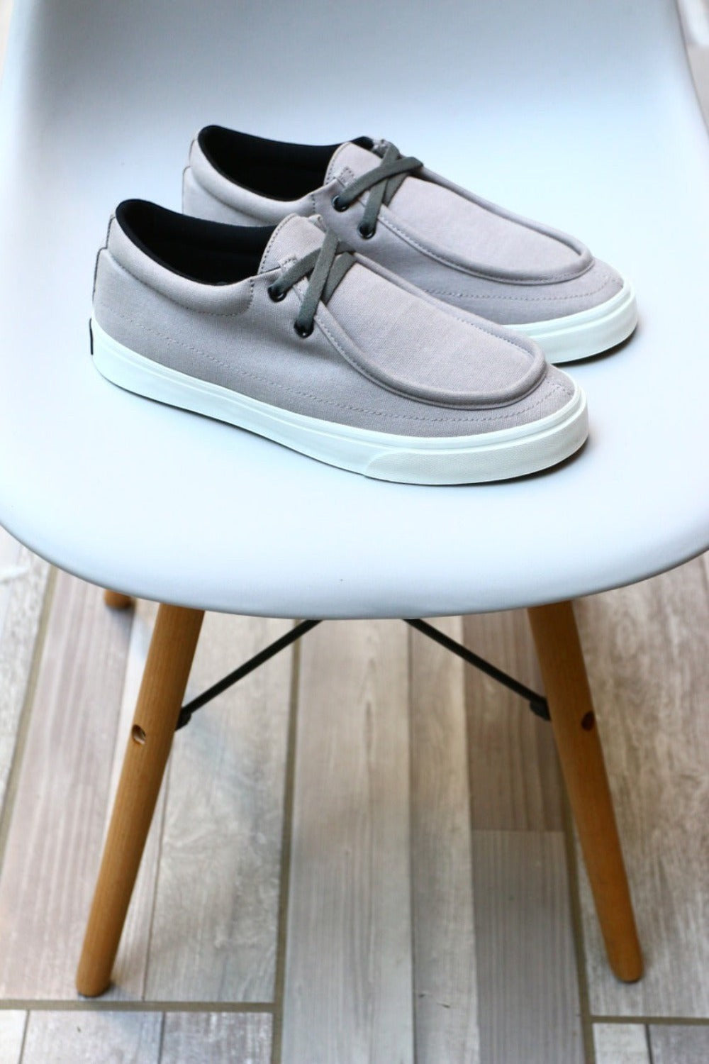 Canvas Pipe Grey White