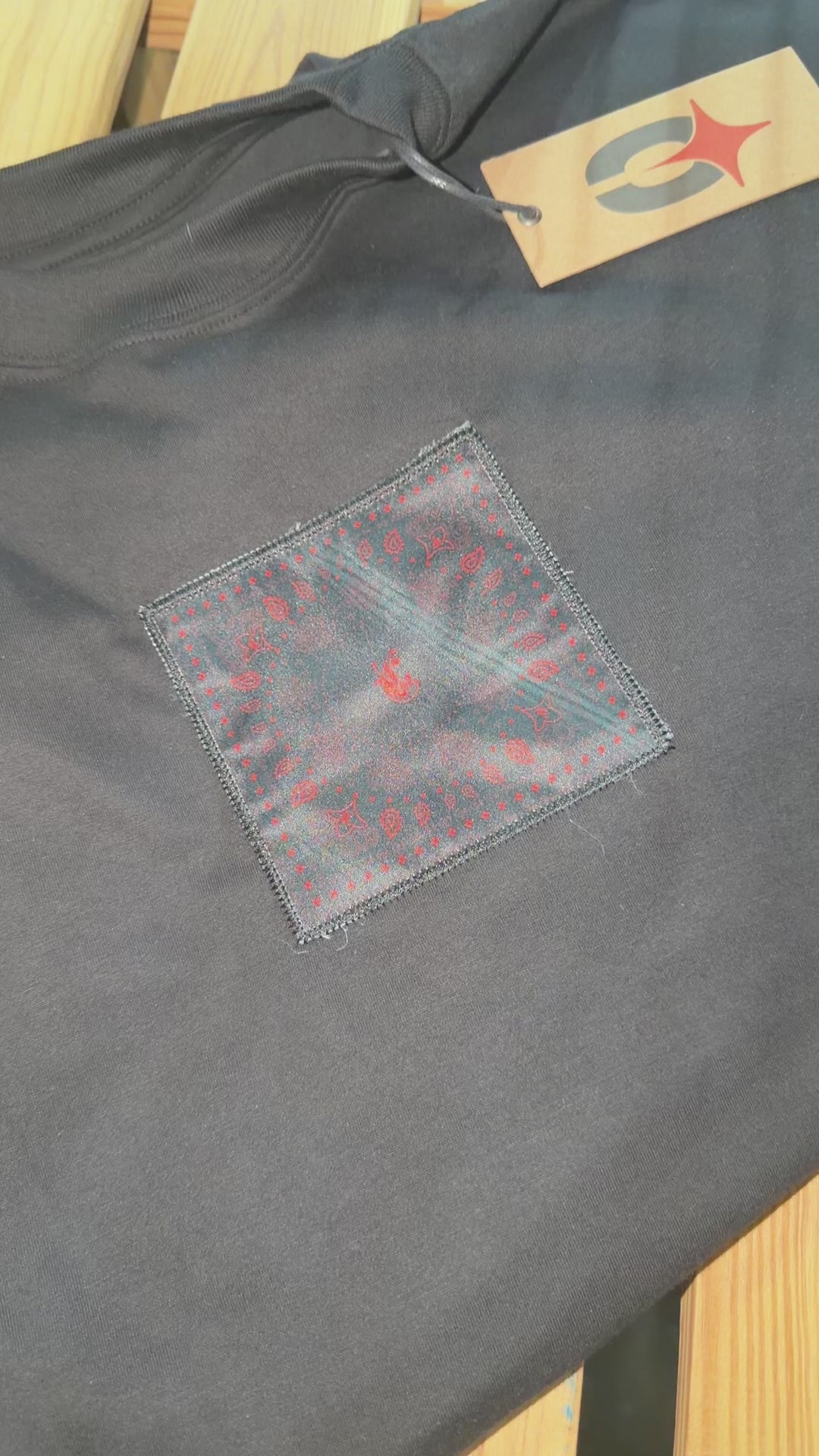 Playera HARDCORE Paisley Black