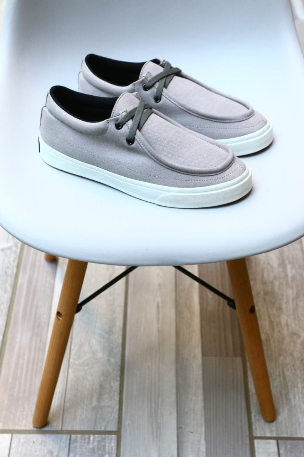 Canvas Pipe Grey White